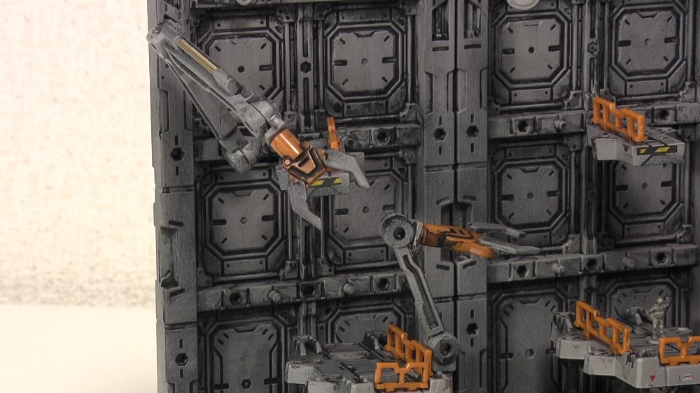 連結ディスプレイベースと拡張床を組み合わせることで広大なジオラマも製作可能