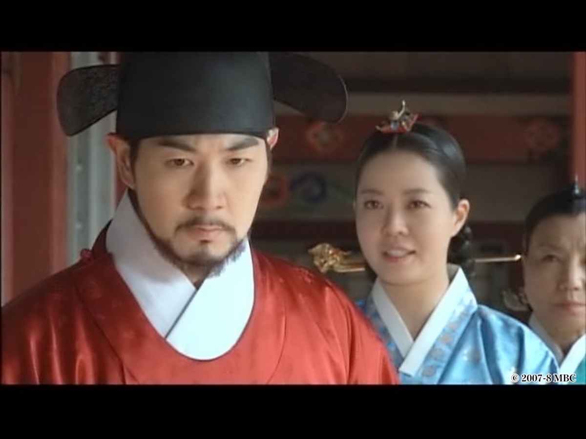 男性に話しかける女性