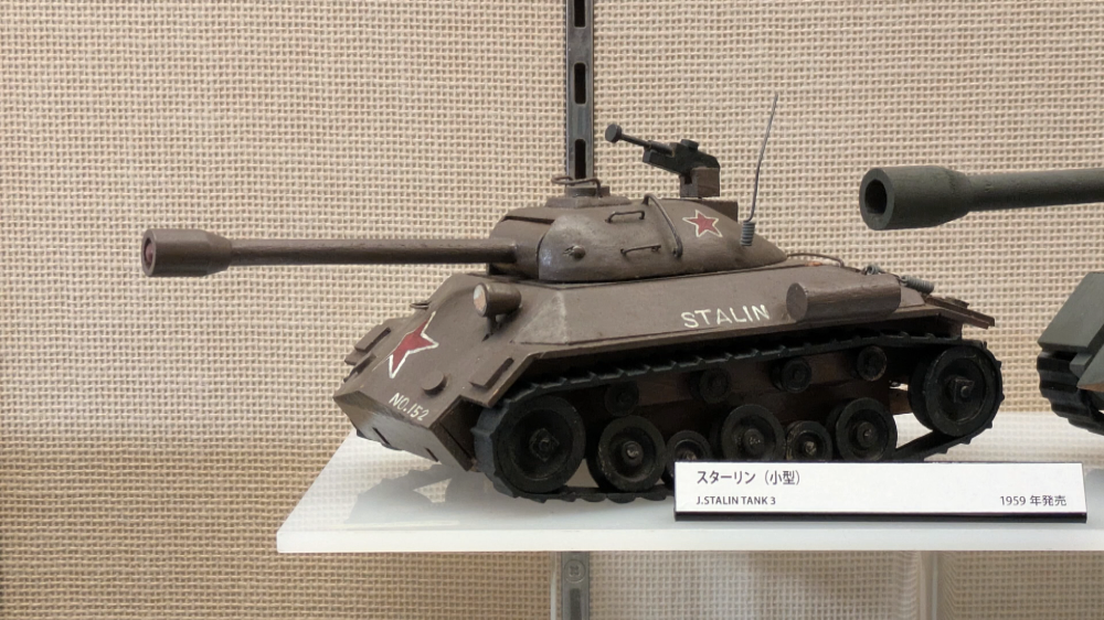 1959年に販売された戦車模型の「スターリン」は木製とは思えないほど高い質を誇る