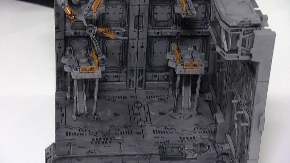 ヤマダさんが13個のパーツで製作したディスプレイ