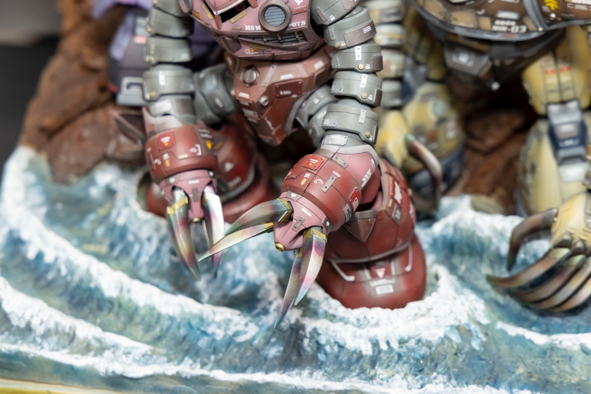 抜かりなく四本ツメに変更