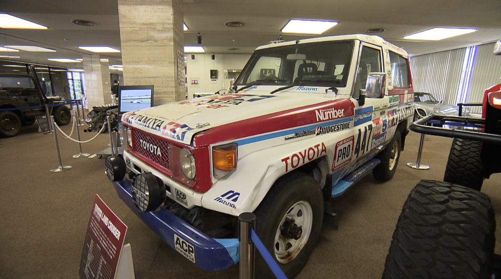 パリ・ダカール・ラリーで優勝した「トヨタ ランドクルーザー」