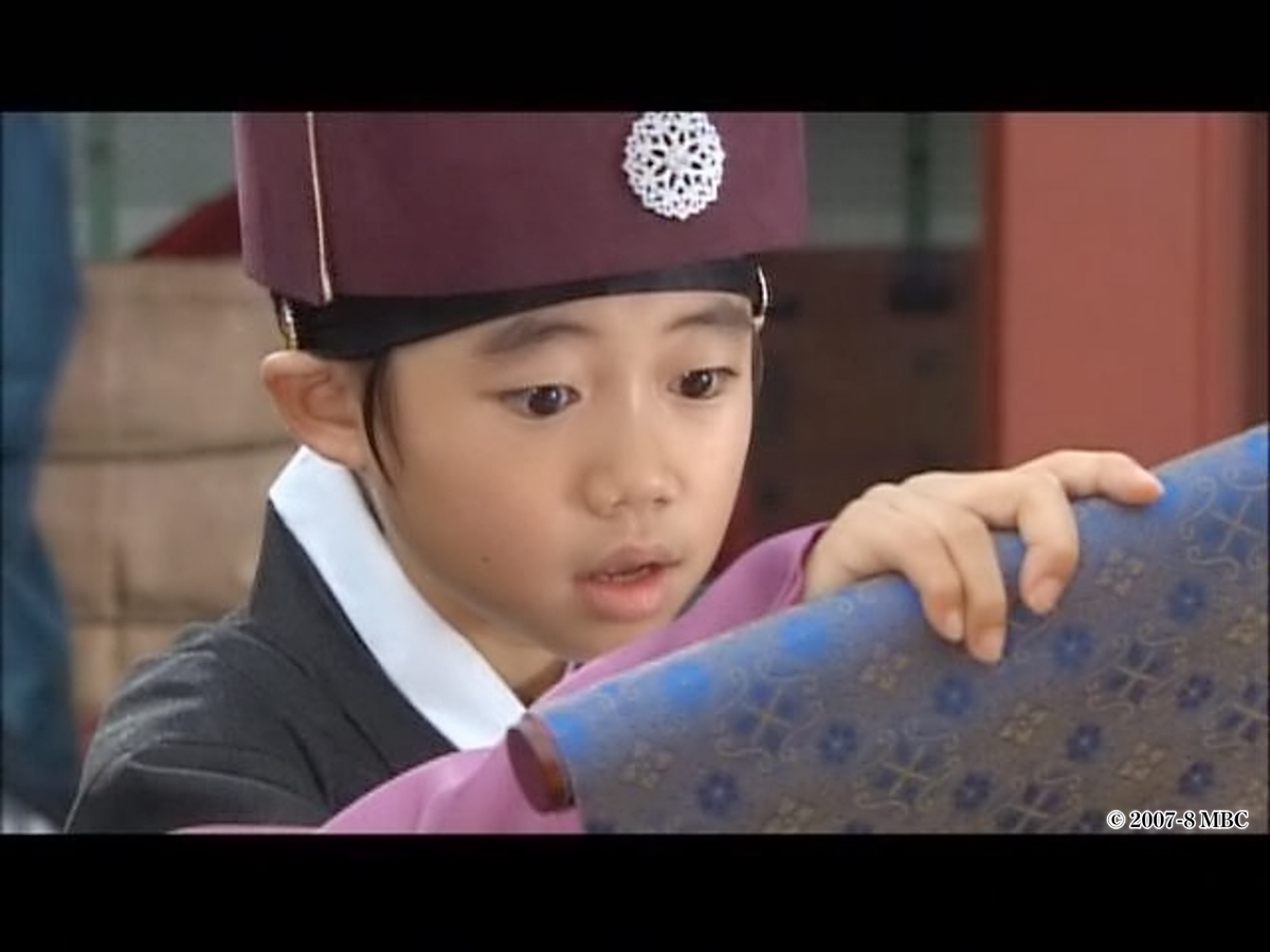 巻ものを見るども