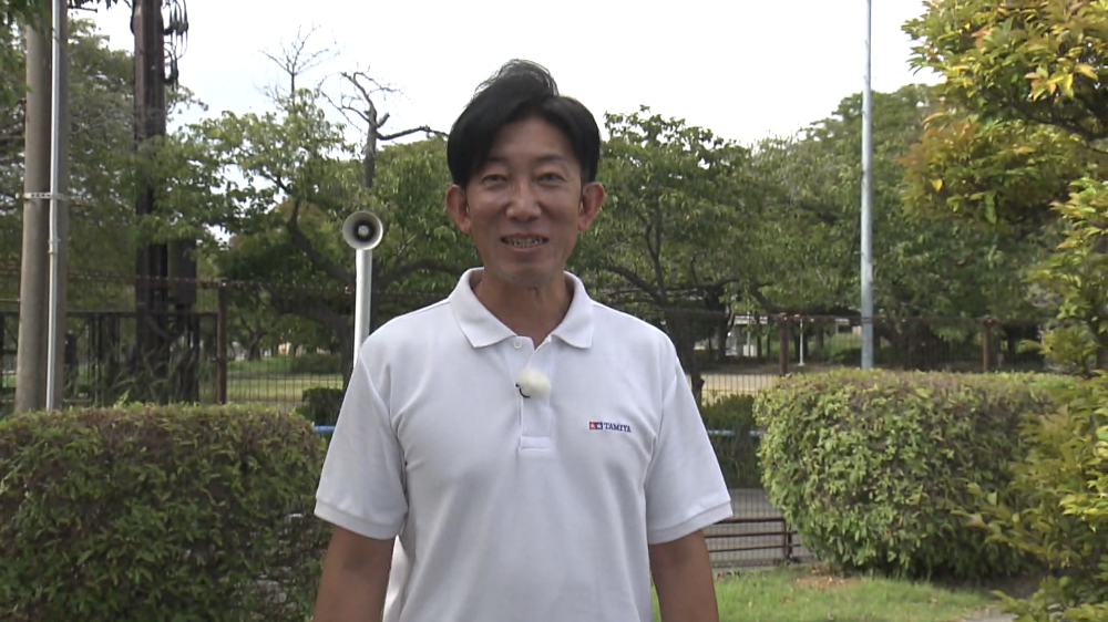 RCカーファンならお馴染みの「パイセン」が基本操作方法をレクチャー