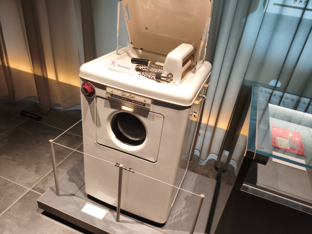 1950年代に一世を風靡した希少な電気洗濯機も展示