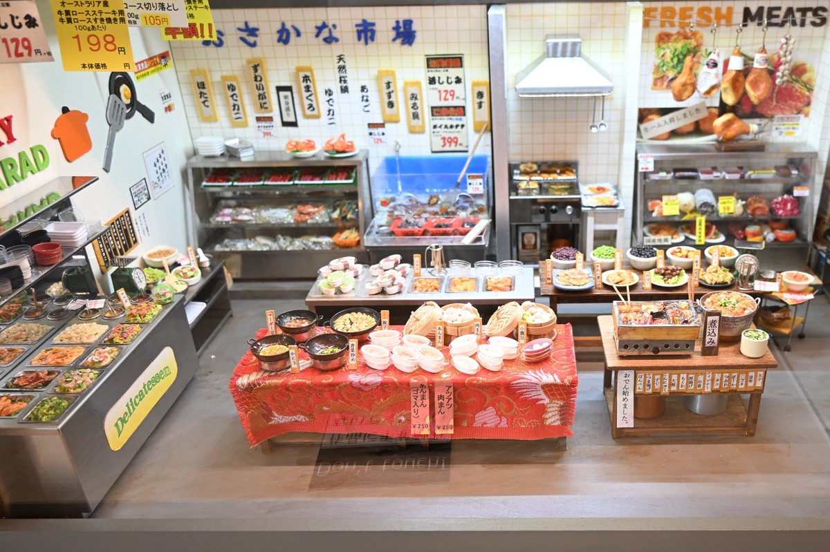 おしゃれなビストロがミニチュア模型に！ 手のひらサイズの美食に魅了