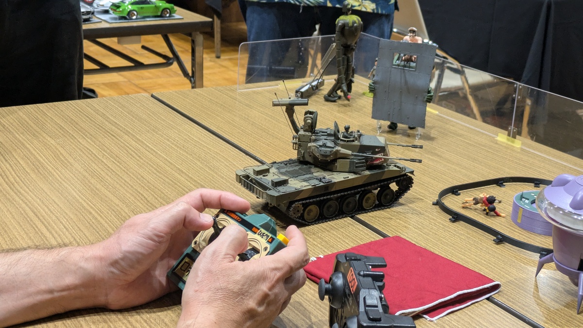 模型を動かす様子