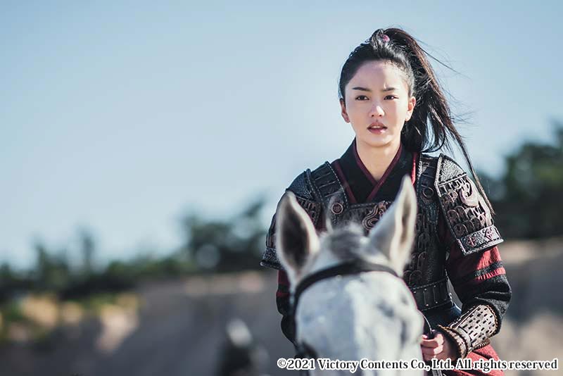 王女ピョンガン　月が浮かぶ川