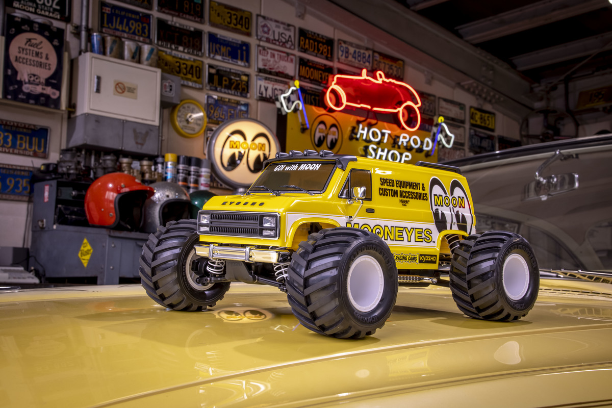 京商×MOONEYES、夢のコラボ実現！ イエローが映える「アメリカン