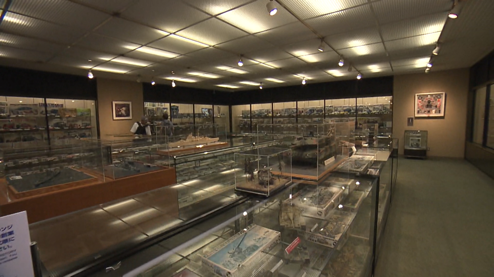 歴代の模型が飾られている