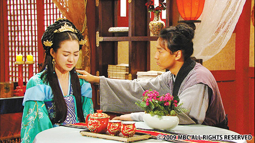 女性を励ます男性