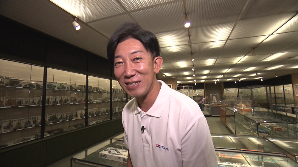 RCカーのコーナーではYouTubeでもおなじみ「パイセン」こと前住諭さんが登場して解説を担当