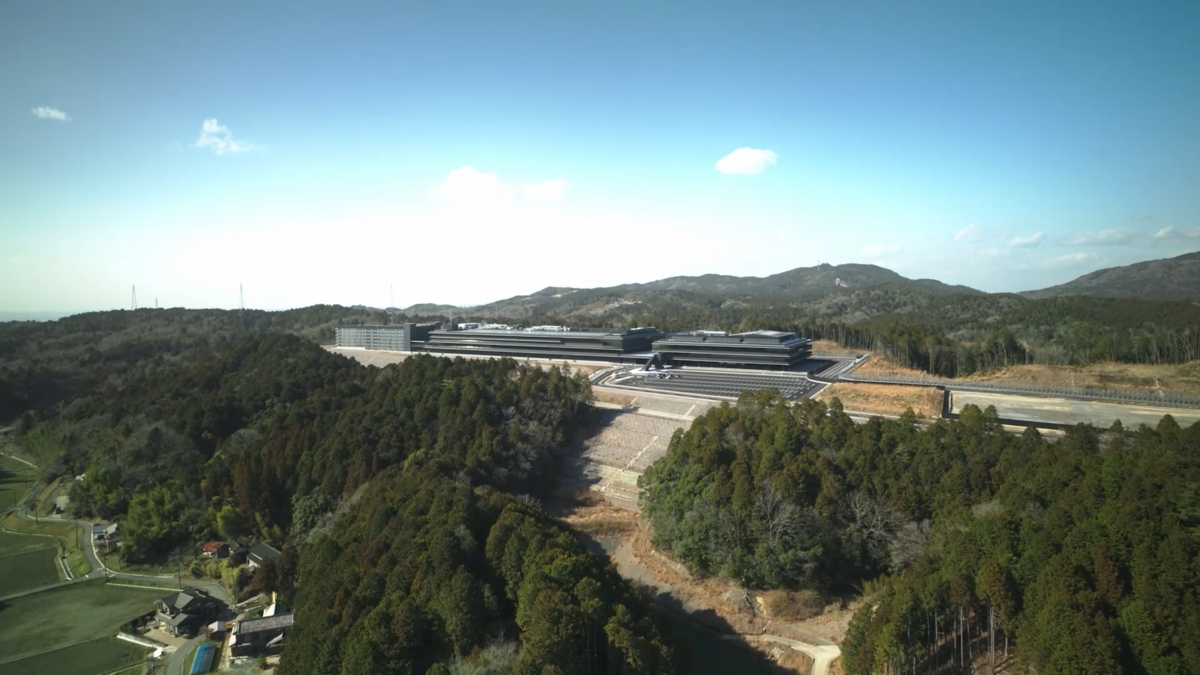 緑が広がる壮大な敷地につくられたテストコース