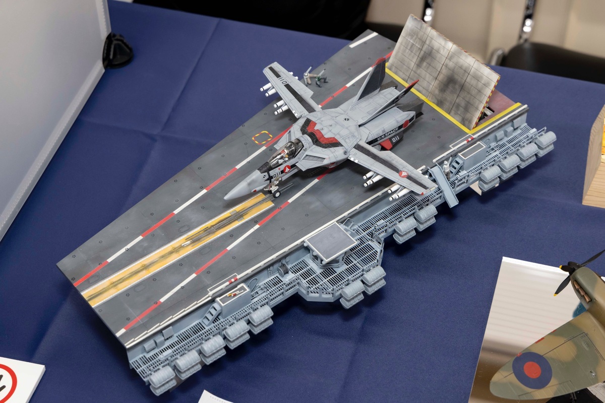 「VF-1とカタパルト」製作／Taku.M