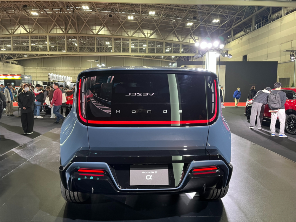 U字型のテールが斬新