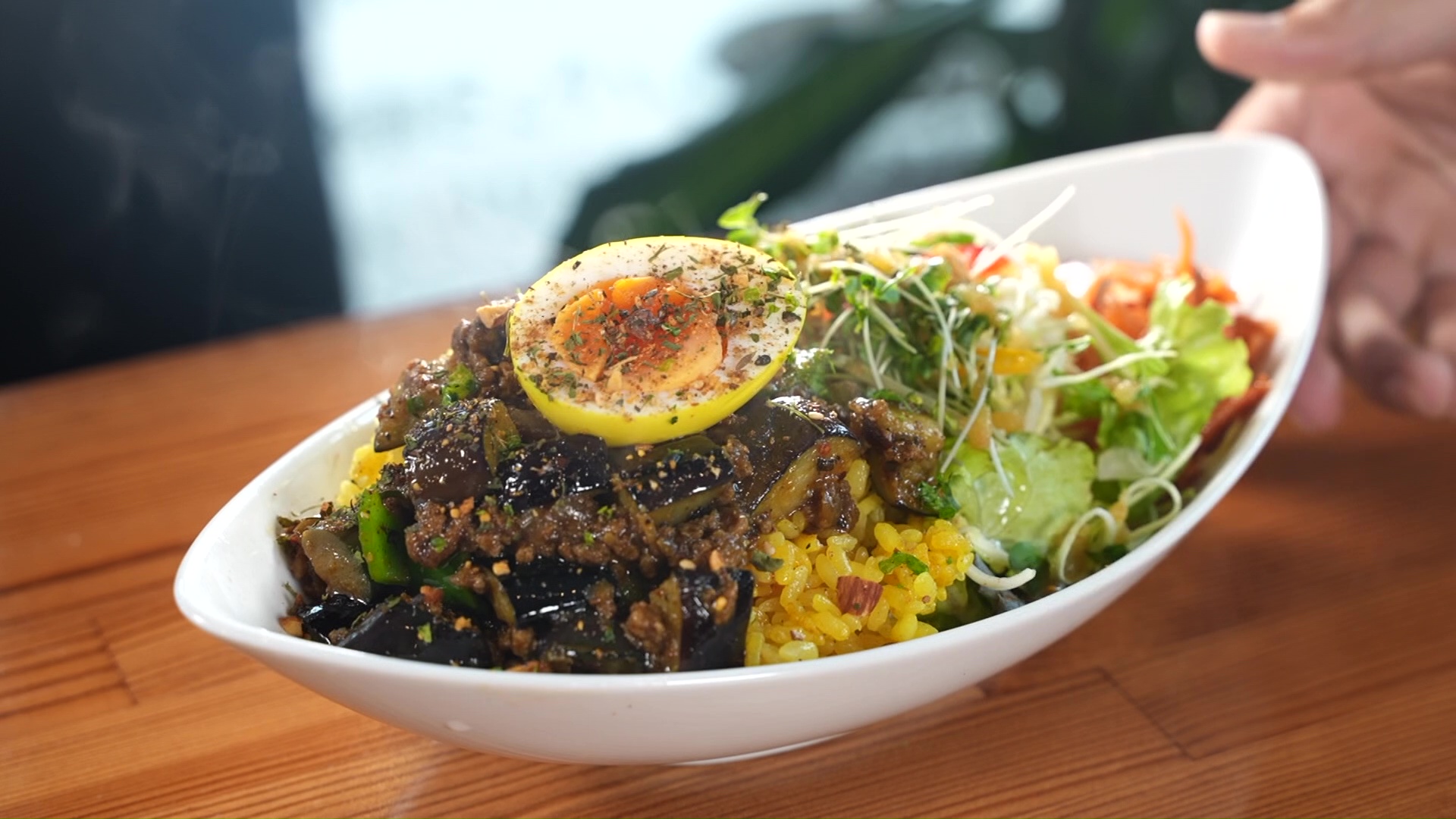 皿に盛られたカレー