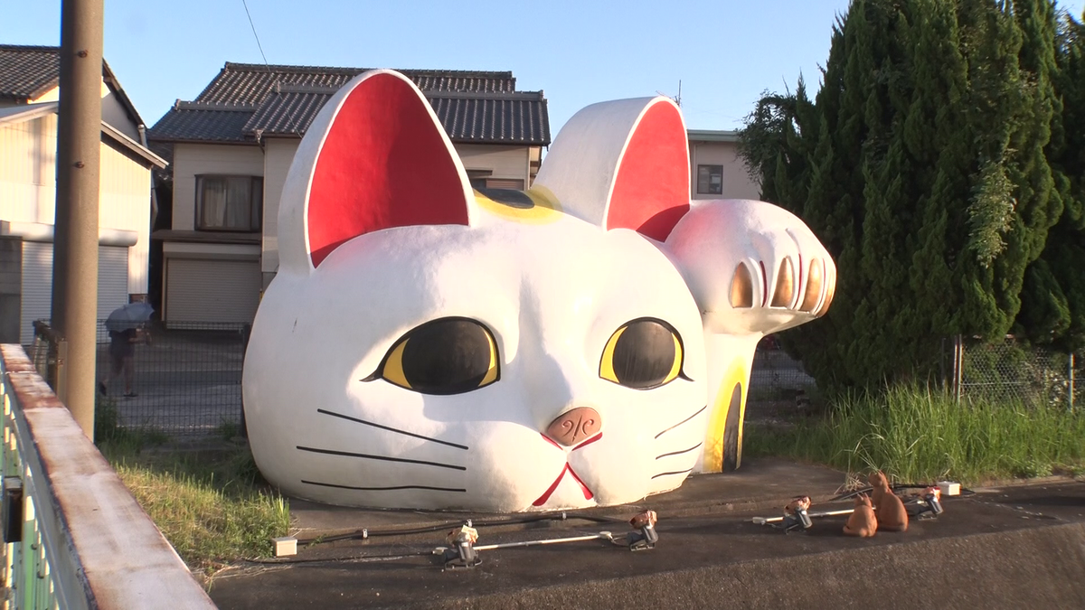 常滑市にある巨大招き猫「とこにゃん」
