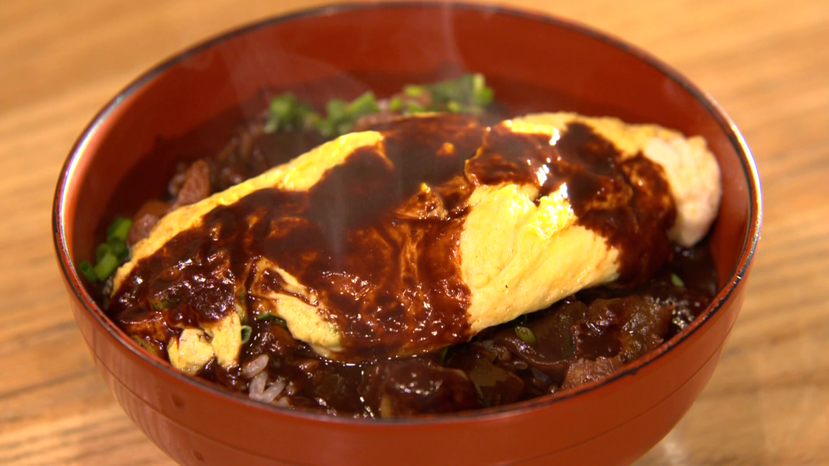 「どてオムライス」