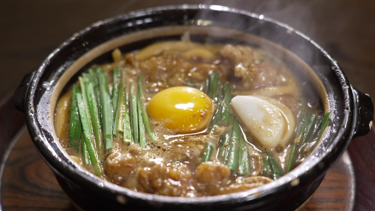 モツの希少部位を惜しげもなく投入した唯一無二の一杯