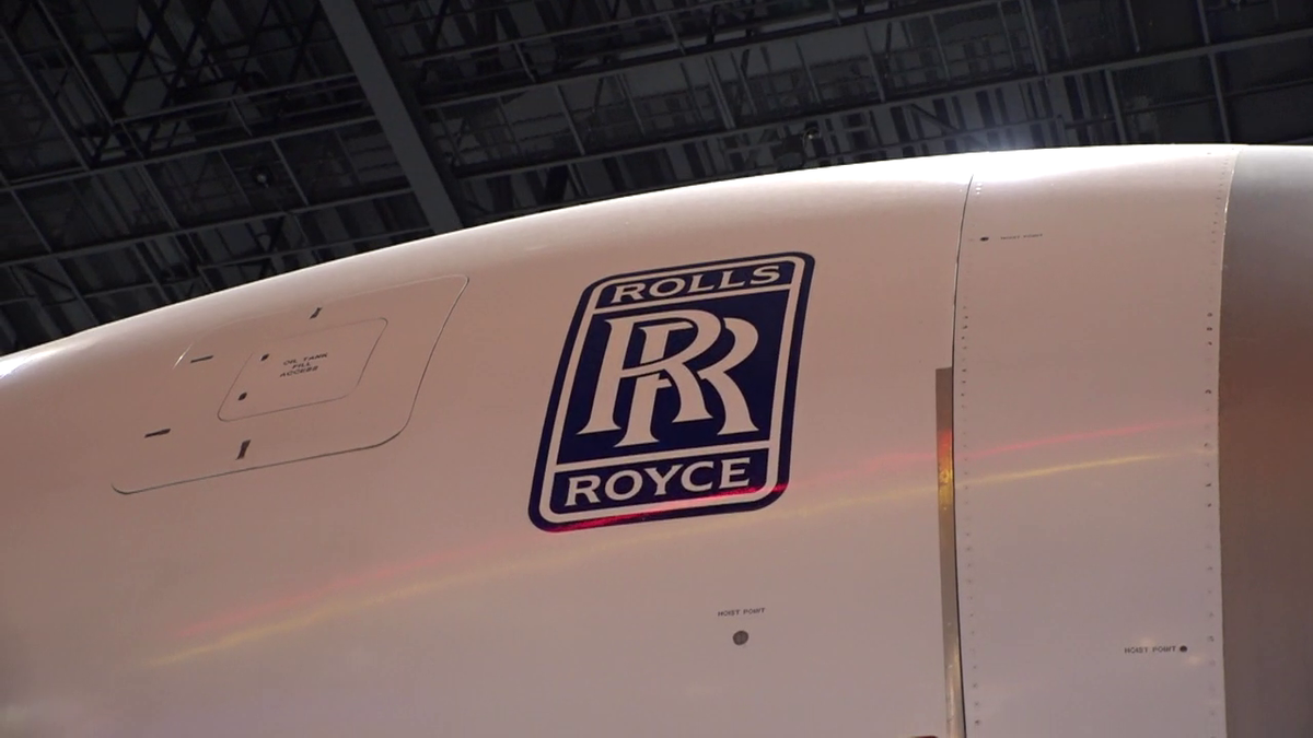 高級車メーカー製のエンジン！　なんと大人も驚きの発見をすることも