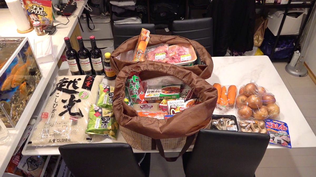 レトルトカレーなど、購入した商品のアップ画像