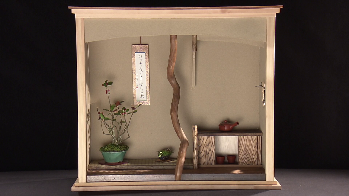 秋を表現した小品盆栽の飾り