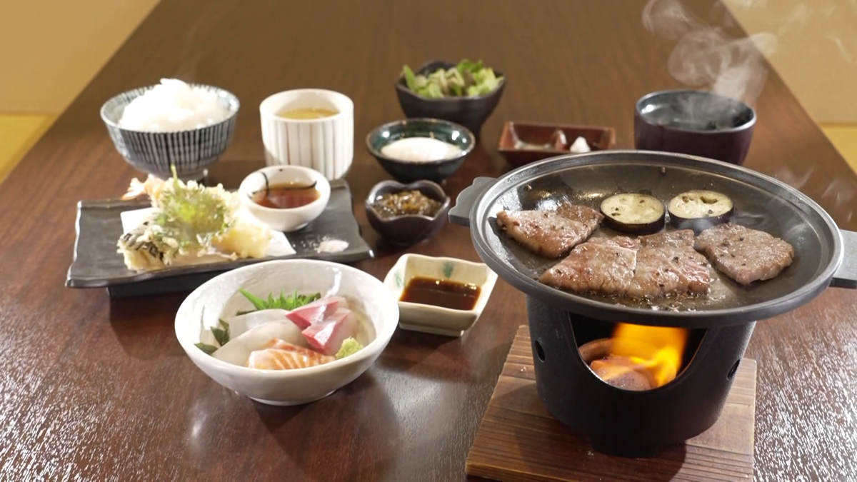 山の幸・知多牛と海の幸をダブルで堪能できる「知多牛ランチ」（2860円）