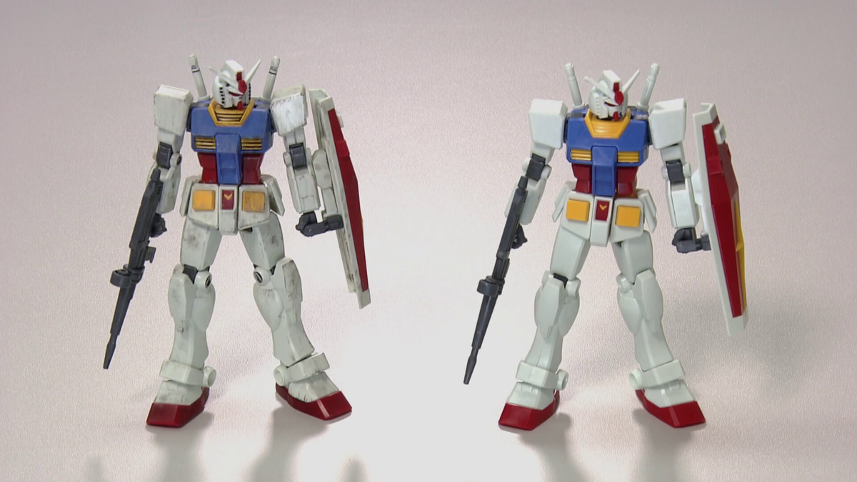 左がウェザリングを施した模型