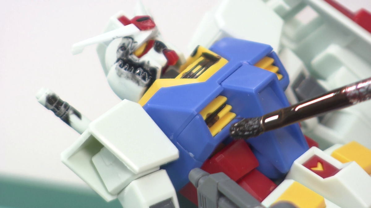 プラモデルに塗料をつける