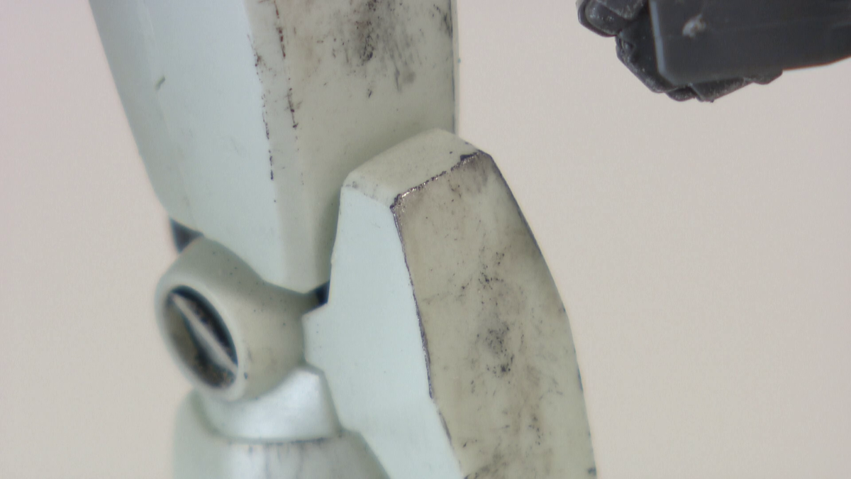 金属の摩擦表現を加える