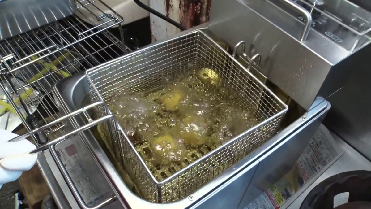 「冷凍揚げ」がおいしさの秘密