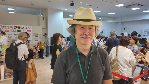 モデラー・グラフィックデザイナーの金子辰也さん